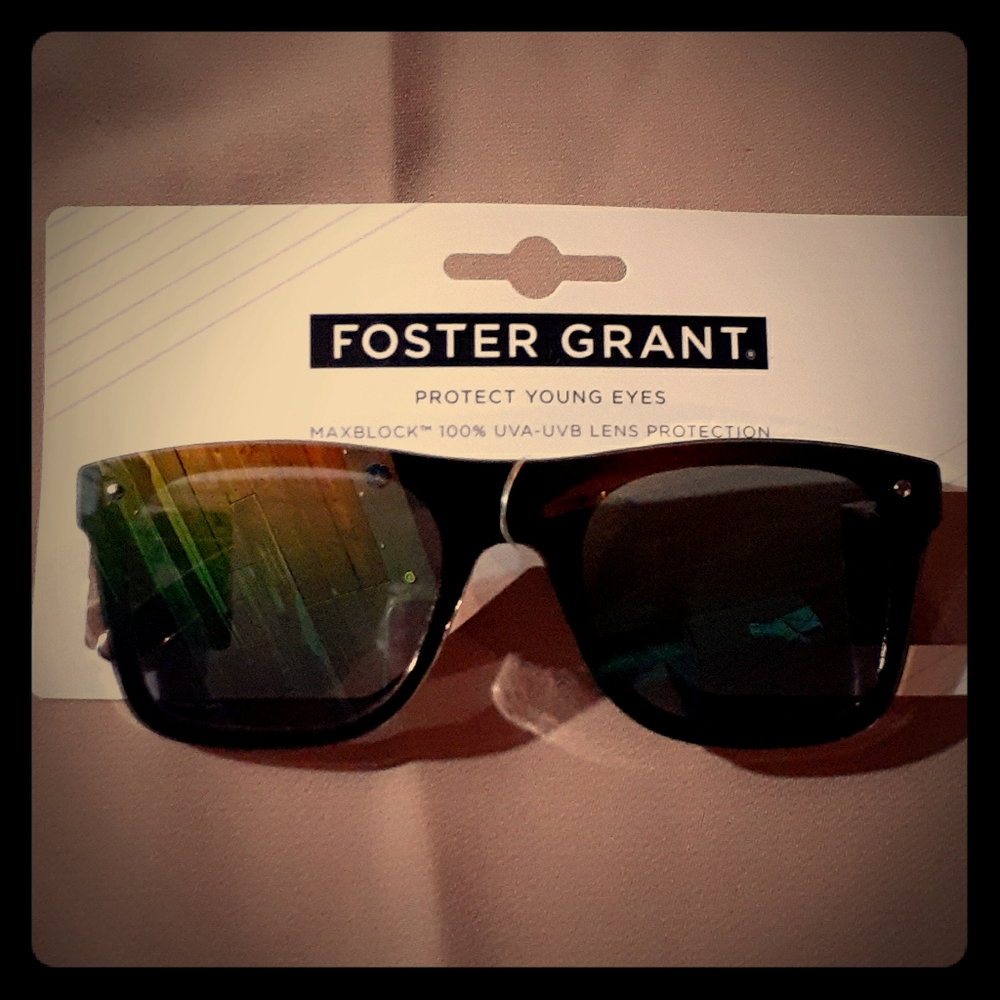 "New" Foster Grant Protective Sunglasses